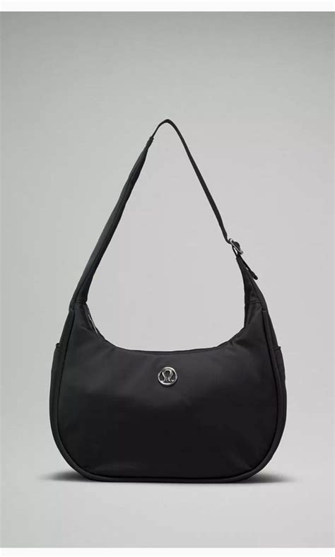 lululemon mini shoulder bag black.